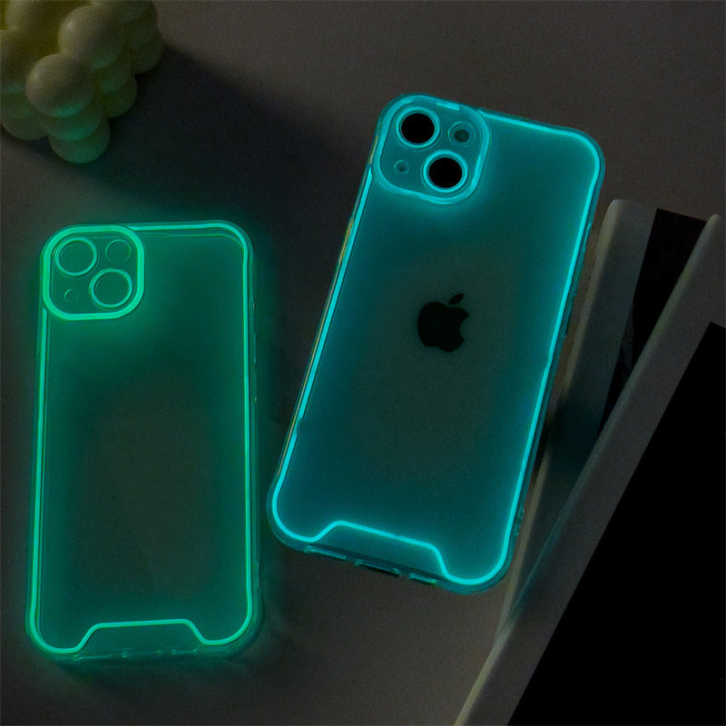 Fundas fluorescentes de silicona para iPhone 12 al 16. Brillan en la oscuridad, protección anticaídas y acabado esmerilado. Disponibles en rosa, verde y azul.