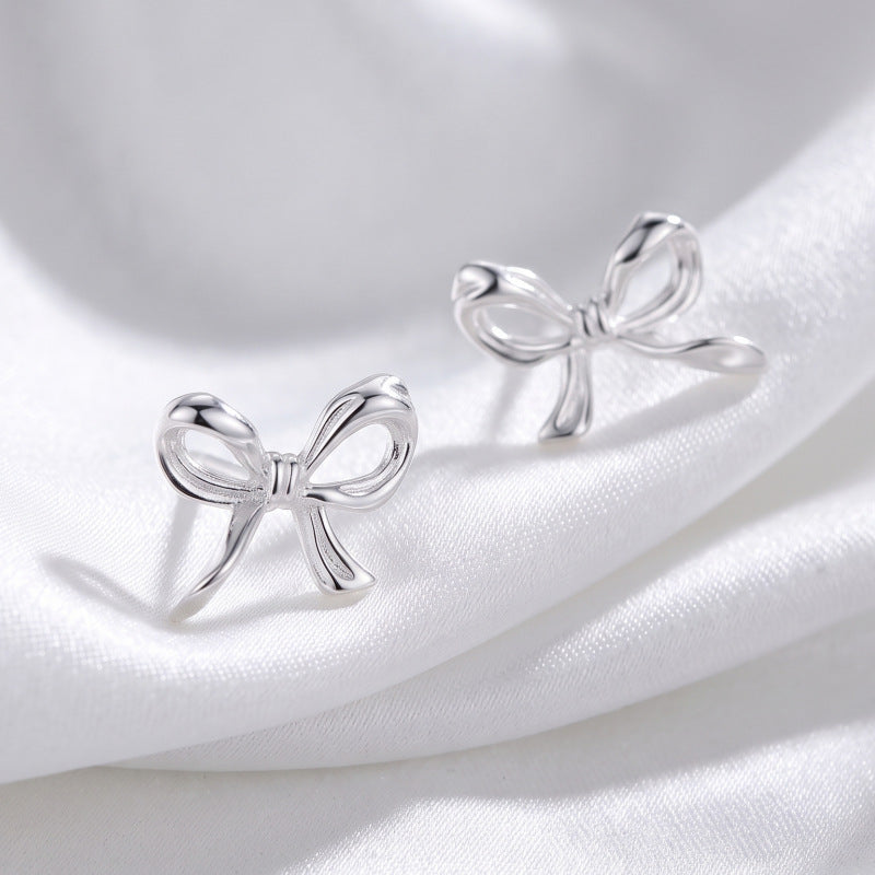 Pendientes de Lazo con Tachuelas