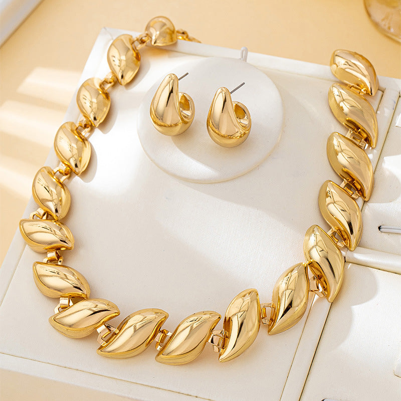 Set Collar Hoja y Pendientes Gota